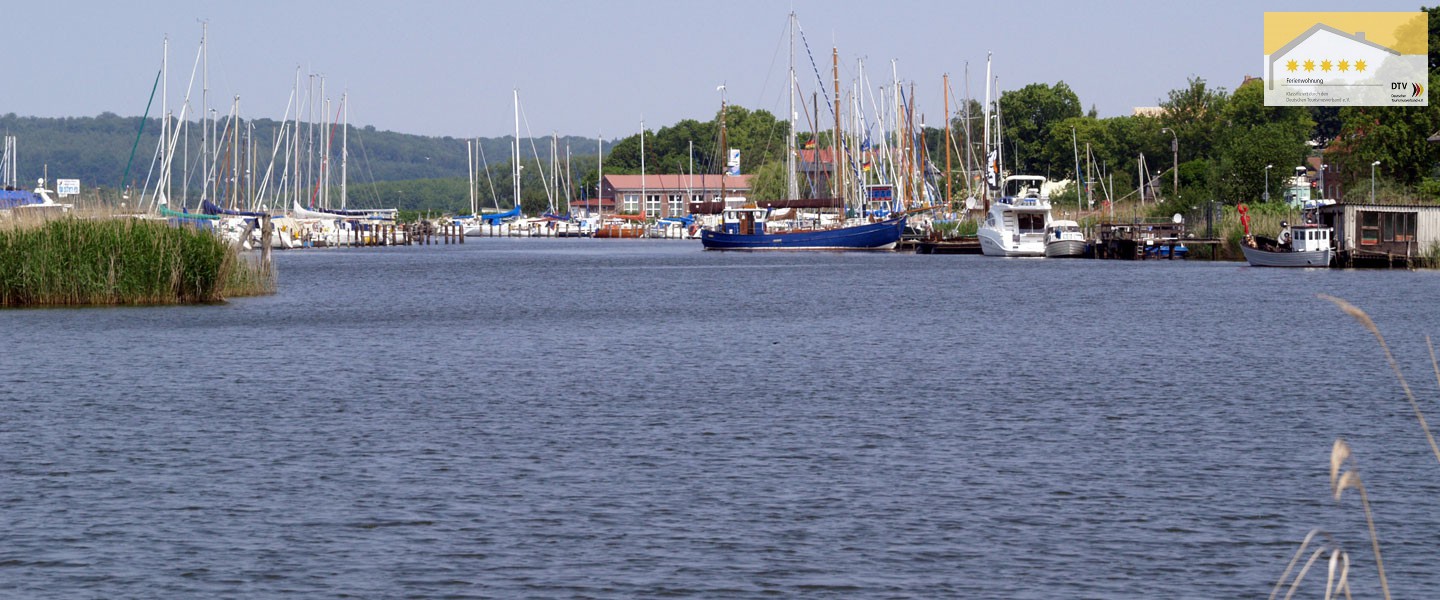 04_Ferienhaus_Seedorf_Ruegen_Blick_Hafen(DTV).jpg